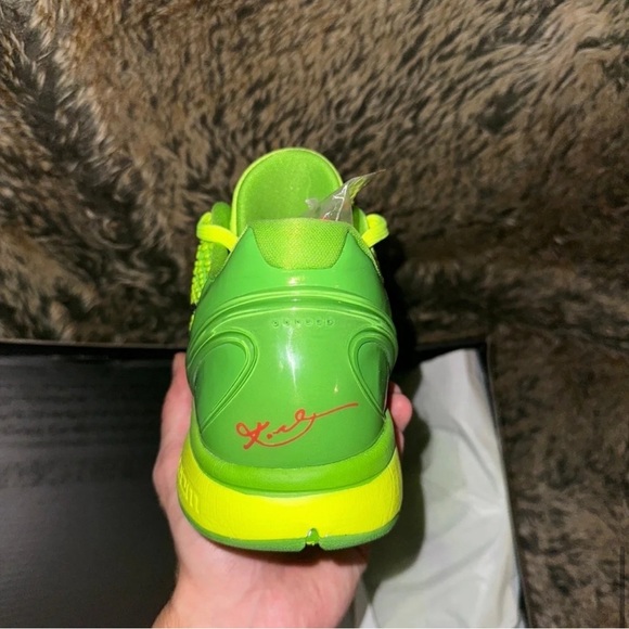 Kobe 6 Grinch Size 12 - Picture 7 of 8